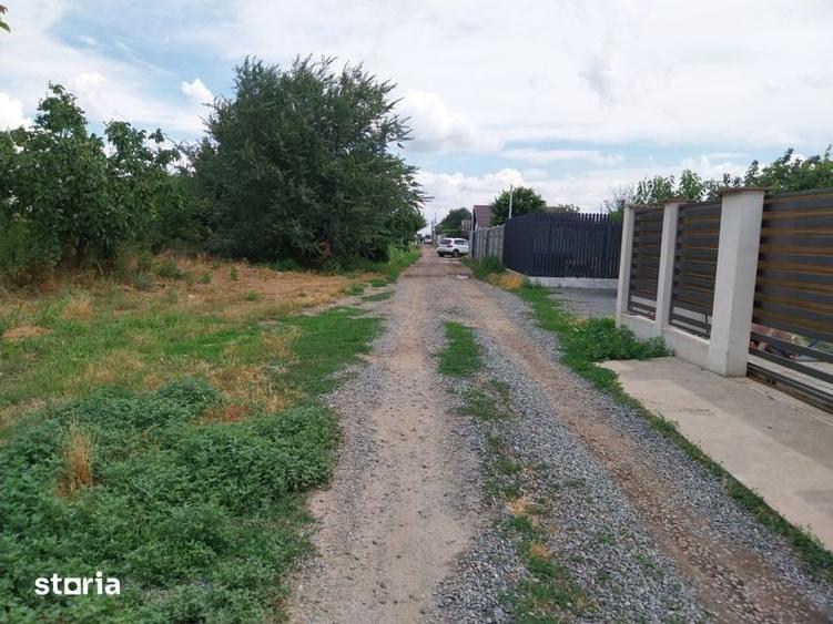 Teren de 400 mp, în Vânători