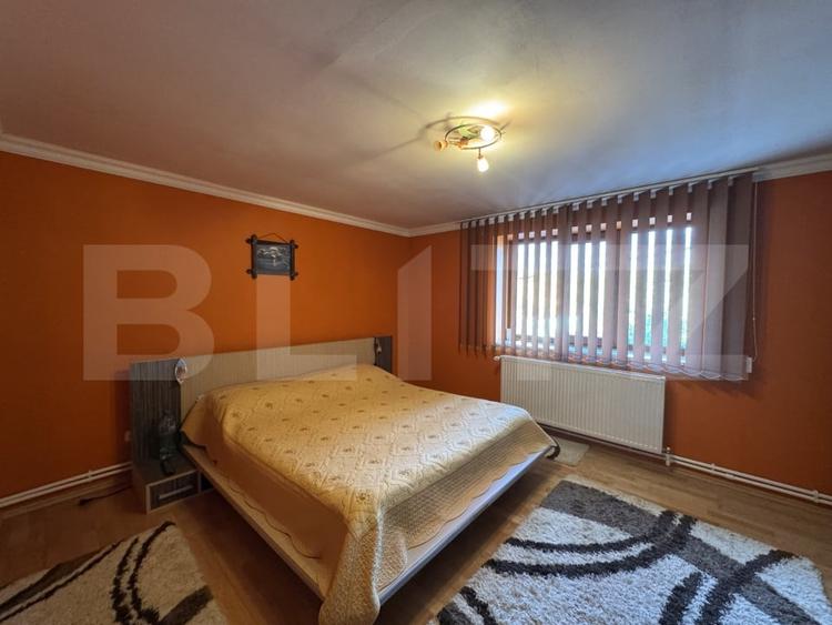 Casă individuală cu 6 camere cu Teren 2500 Mp în Simeria