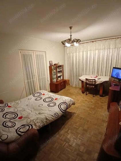 Apartament cu 4 camere decomandat în Mazepa 1