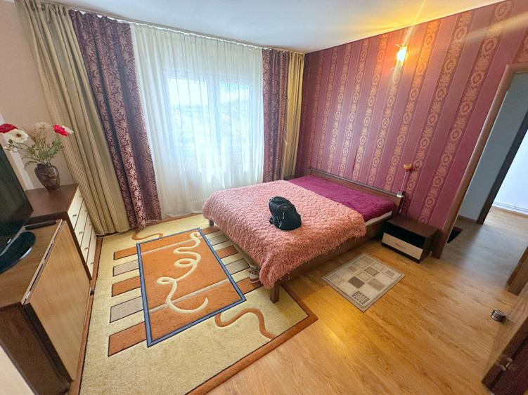 Apartament cu 3 camere semidecomandat în Iris