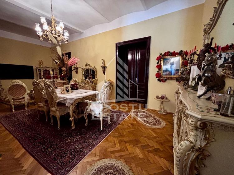 Apartament cu 5 camere semidecomandat în Central