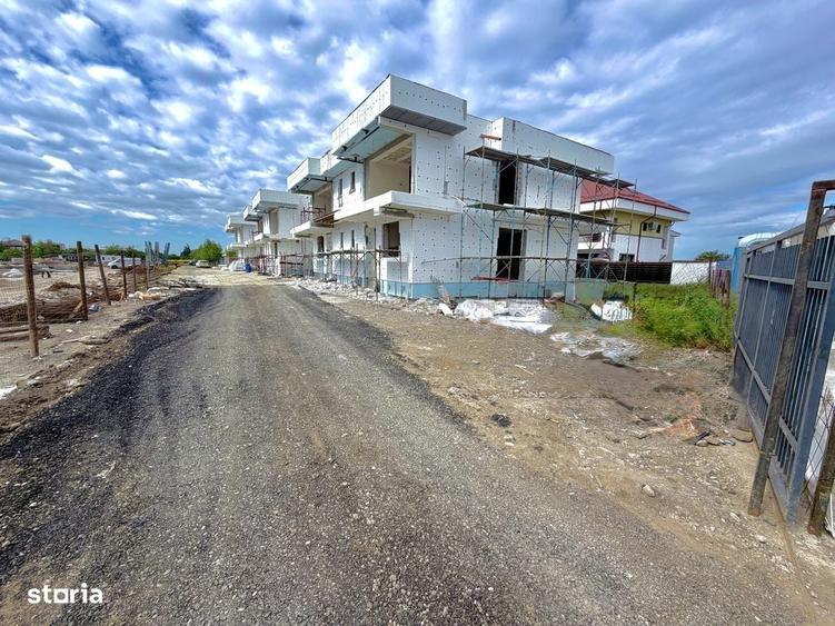Casă cu 4 camere în Splaiul Unirii