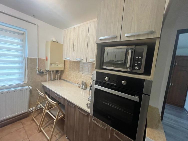 Apartament cu 2 camere decomandat în Central