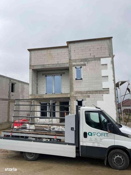 Casă cu 4 camere în Central