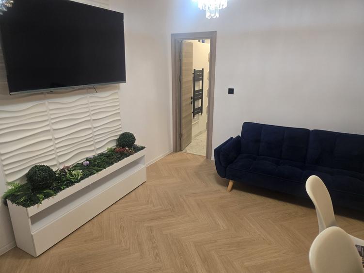 Apartament cu 2 camere decomandat în Central