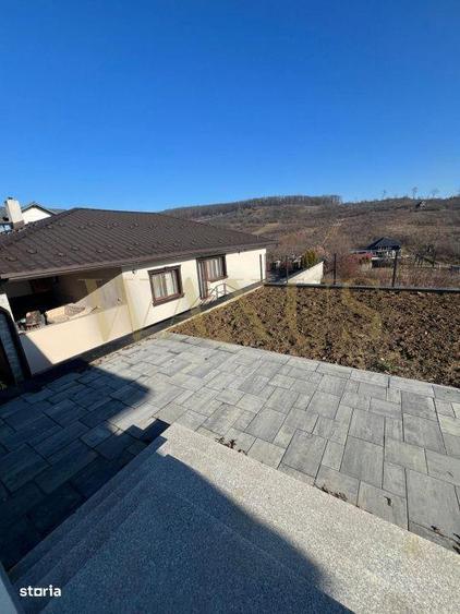 Casă cu 4 camere cu Teren 5.5 Mp în Central