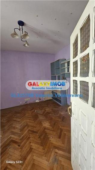 Casă cu 6 camere cu Teren 186 Mp în Vatra Luminoasă