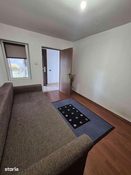 Casă cu 4 camere cu Teren 1200 Mp în Peciu Nou
