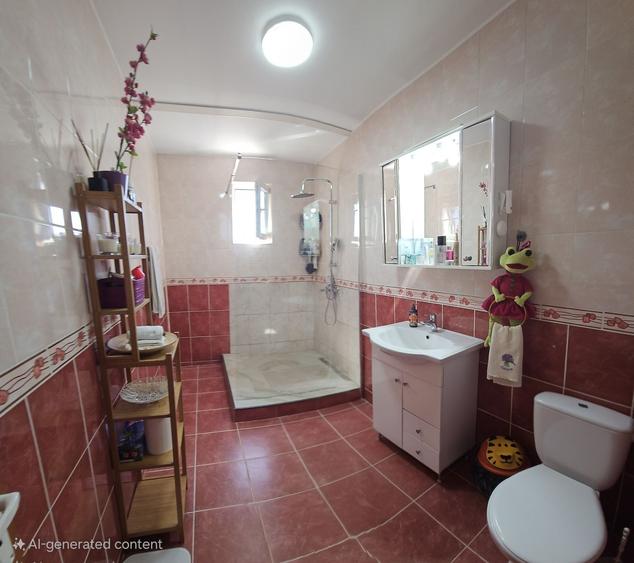 Casă cu 4 camere în Central