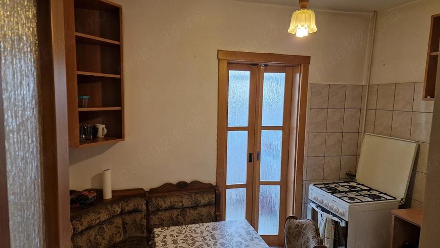 Apartament cu 3 camere decomandat în Soarelui