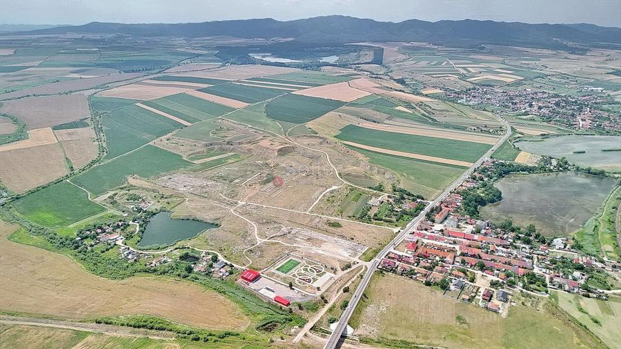 Teren Construcții intravilan de 237631 mp, în Feldioara