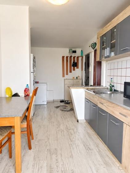 Apartament cu 2 camere decomandat, mobilat în Rovine