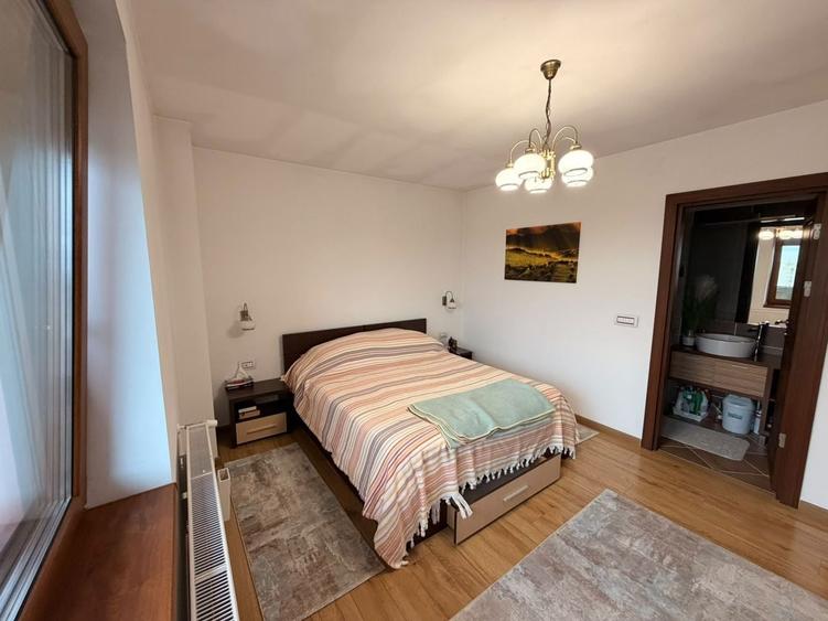 Apartament cu 3 camere semidecomandat, mobilat în Fundeni