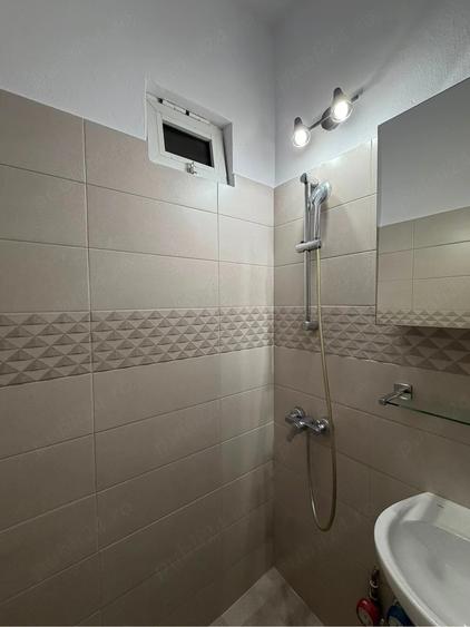 Garsonieră decomandată în Troianu