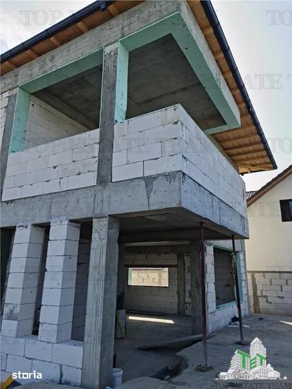 Casă cu 6 camere cu Teren 450 Mp în Valu lui Traian