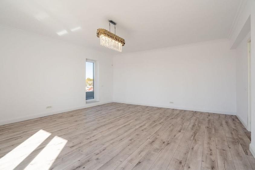 Apartament cu 3 camere decomandat în Bucur Obor
