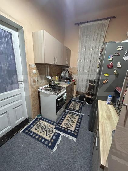 Apartament cu 3 camere semidecomandat, mobilat în Tipografilor