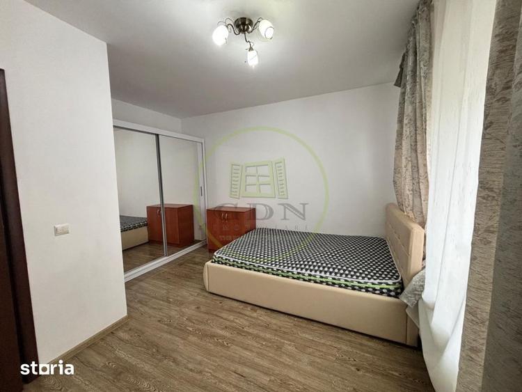Casă cu 5 camere decomandat cu Teren 500 Mp în Central
