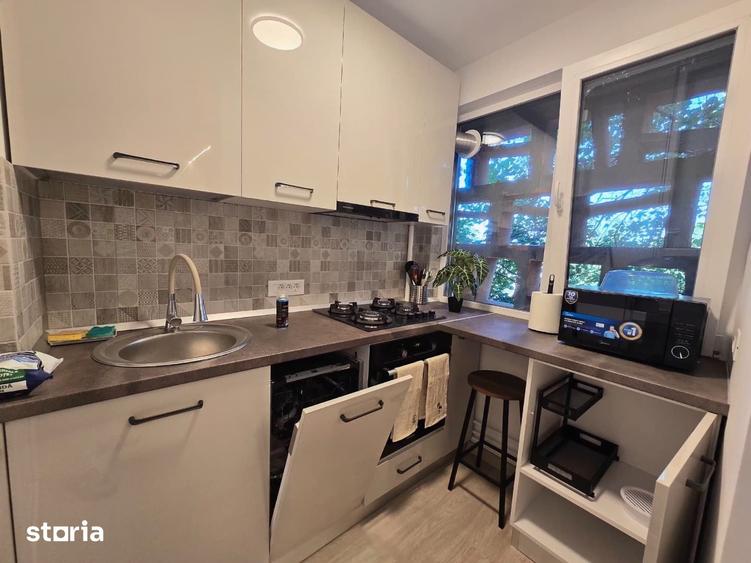 Metrou Costin Georgian, etaj 2, garson. moderna/lux, prima inchiriere. - 10