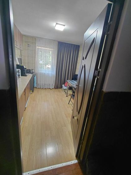 Apartament cu 3 camere decomandat în Burdujeni