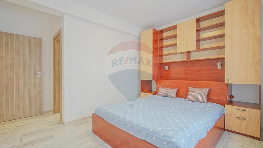 Apartament cu 3 camere decomandat în Sud