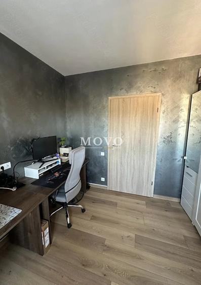 Apartament cu 3 camere semidecomandat, mobilat în UMT