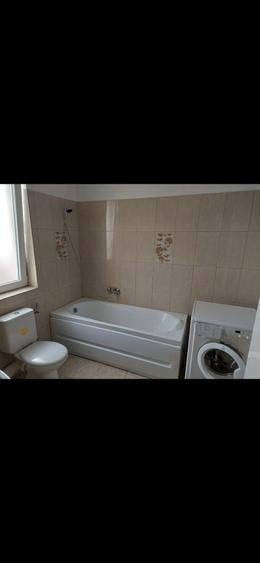 Apartament cu 2 camere decomandat în Roșu