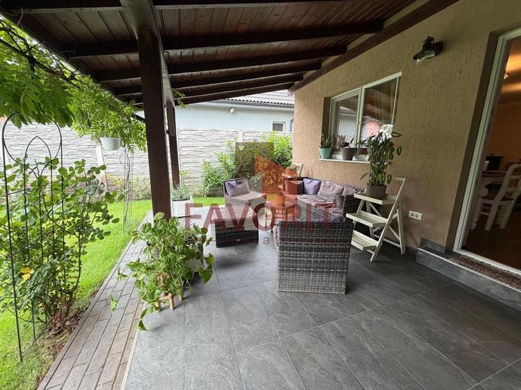 Duplex cu 4 camere cu Canalizare în Utvin