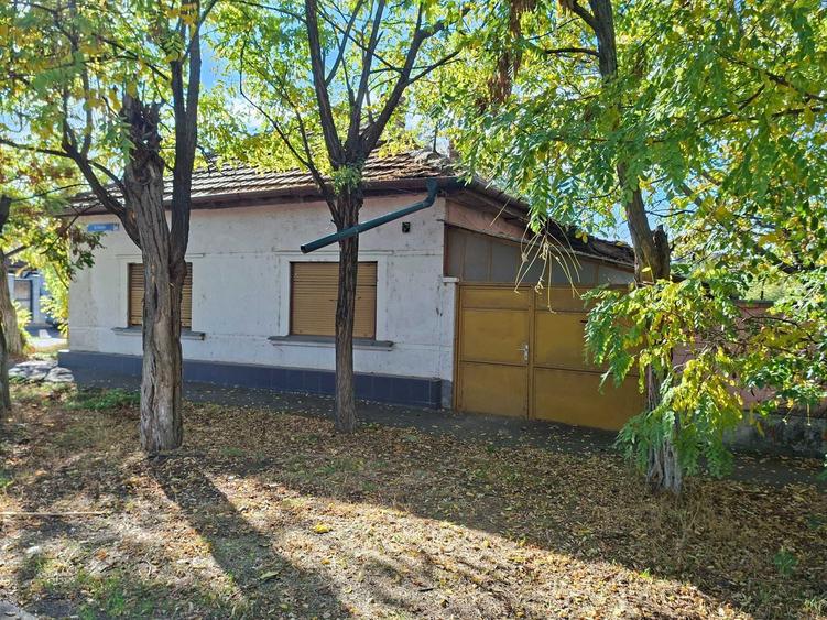 Spațiu comercial, în Bujac