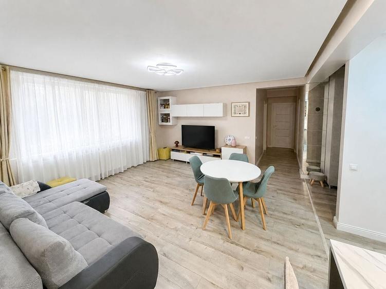 Apartament cu 3 camere semidecomandat, mobilat în Florești