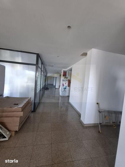 Spațiu comercial, de 1,400 mp, în Chiajna