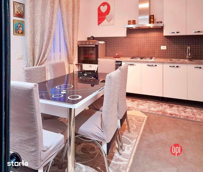 Casă cu 5 camere cu Teren 798 Mp în Slatina