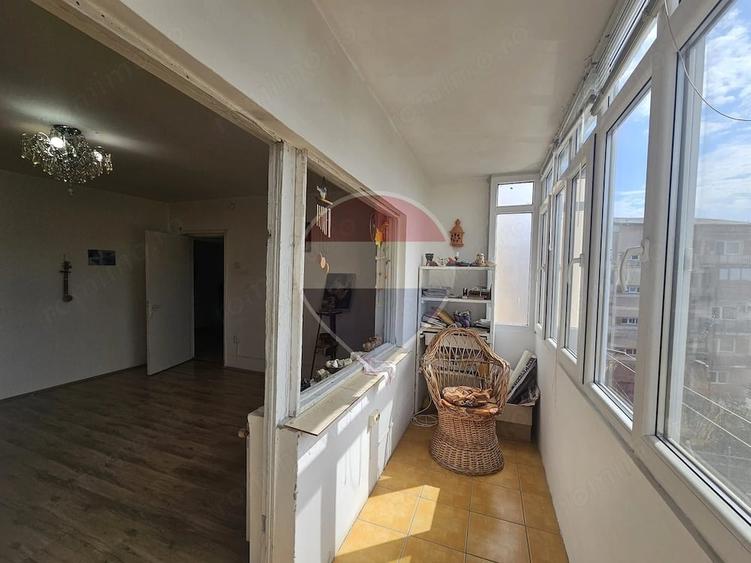 Apartament cu 6 camere decomandat în Central