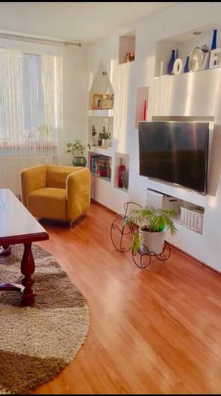 Proprietar vand apartament 4 camere - 1