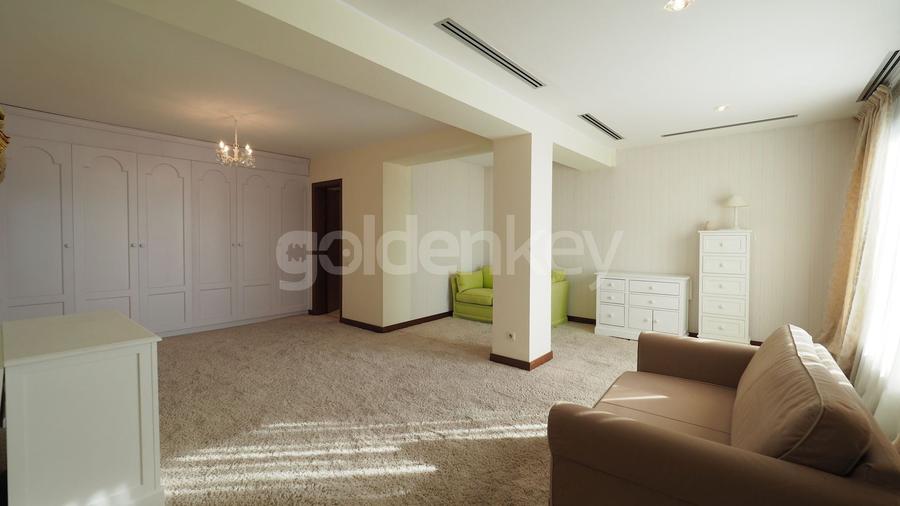 Penthouse cu 5 camere decomandat, mobilat în Herăstrău
