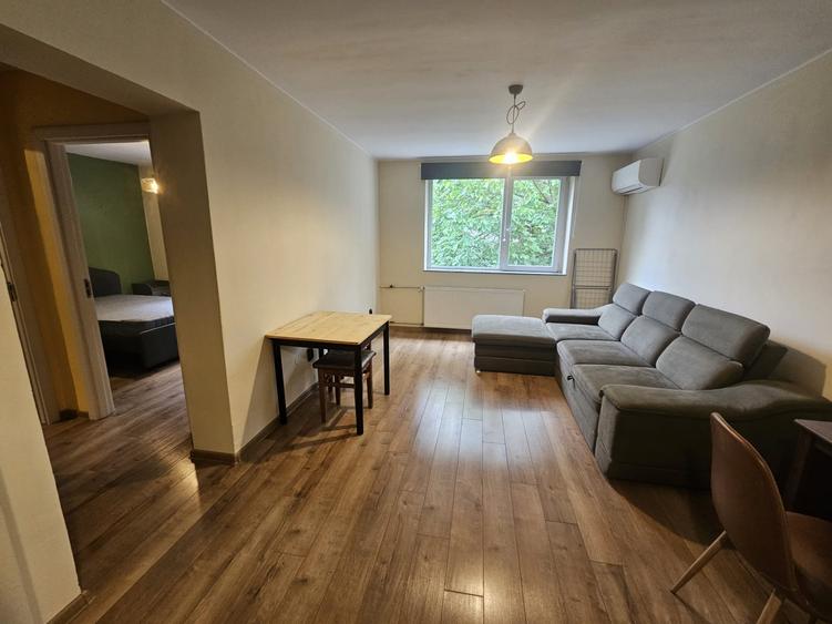 Apartament cu 2 camere semidecomandat, mobilat în Plopilor