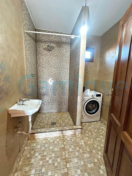 Casă individuală cu 5 camere cu Canalizare în Calea Aradului