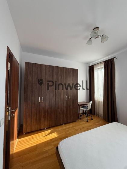 Apartament cu 2 camere semidecomandat, mobilat în Est