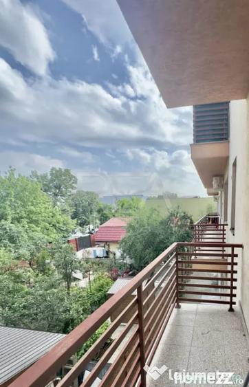 Apartament cu 4 camere decomandat în Bucureștii Noi