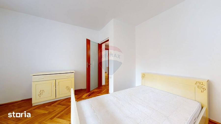 Apartament cu 4 camere, mobilat în Central