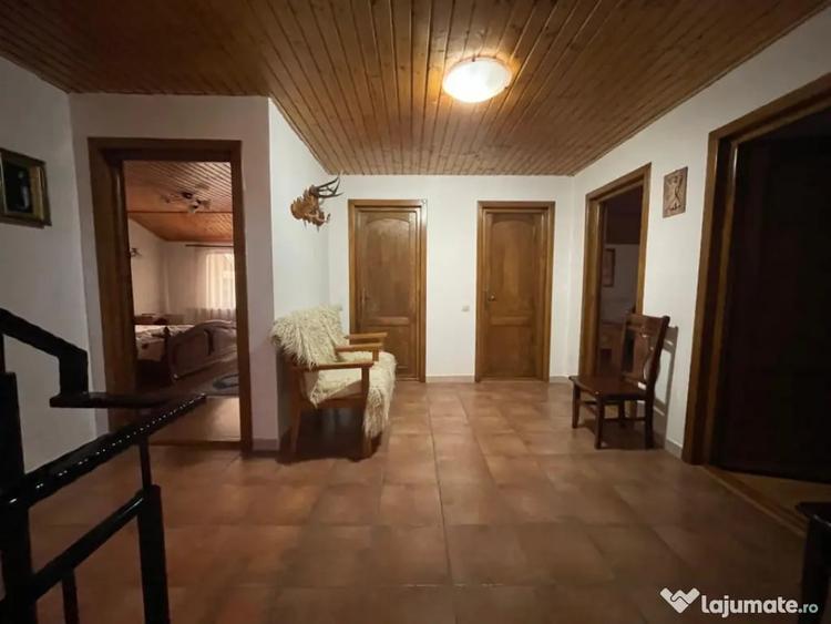 Casă cu 6 camere cu Teren 500 Mp în Firiza