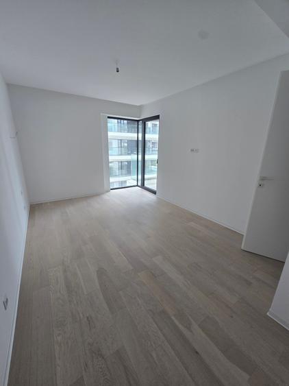 Apartament cu 2 camere semidecomandat în Barbu Văcărescu