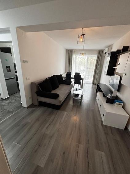 Apartament cu 2 camere decomandat, mobilat în Central