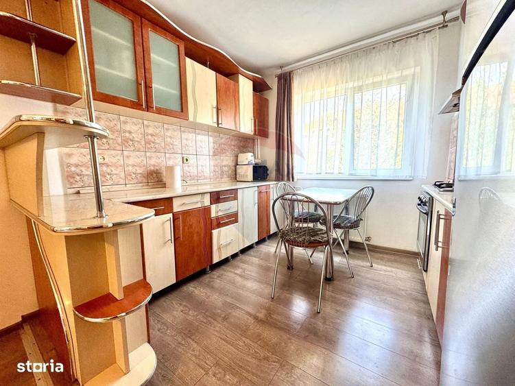 Apartament cu 3 camere decomandat în Rogerius