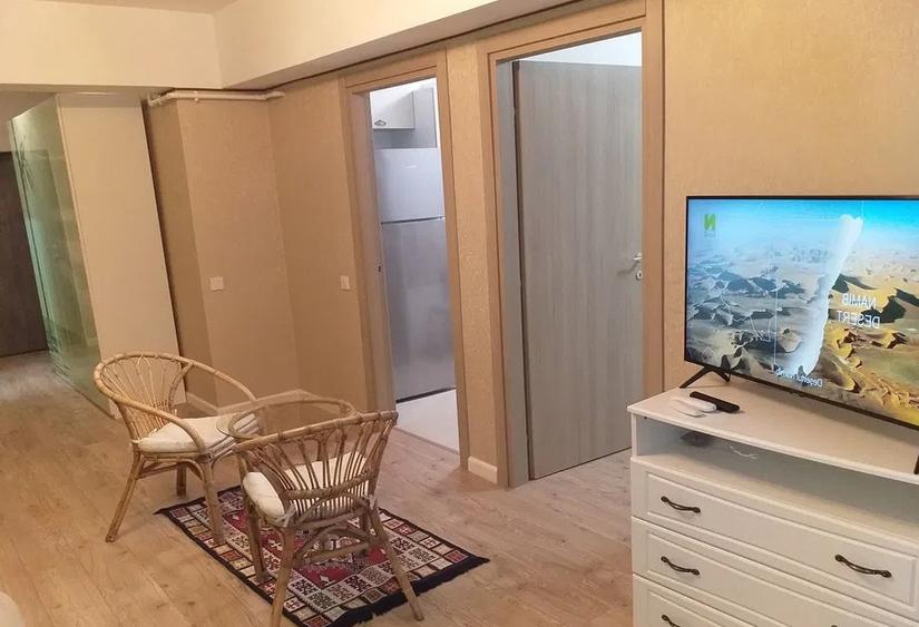 Apartament cu 2 camere semidecomandat, mobilat în Armeneasca
