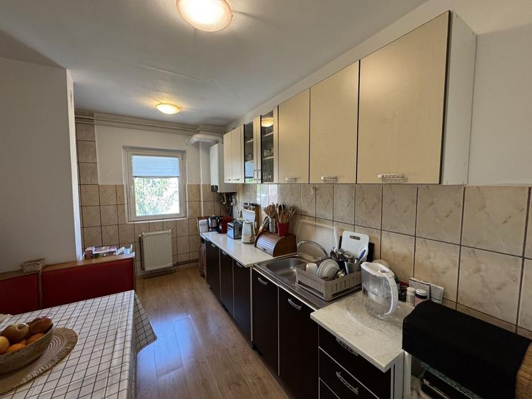 Apartament decomandat cu 3 camere in Florilor, strada Crinului - 7