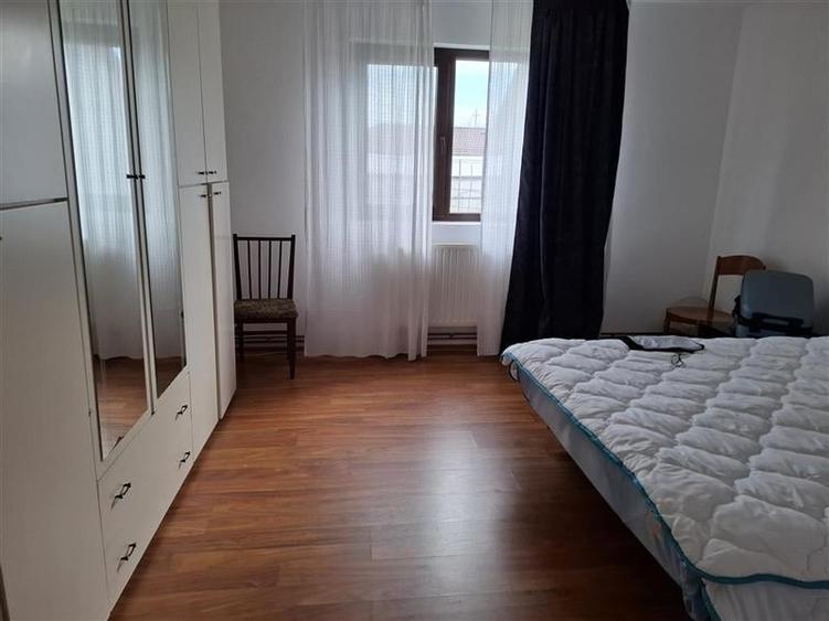 Casă individuală cu 4 camere cu Teren 1250 Mp în Petrești