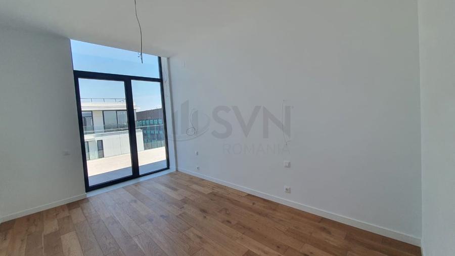 Penthouse cu 4 camere semidecomandat în Cotroceni