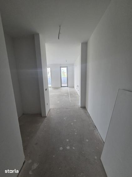 Apartament cu 3 camere în Între Lacuri