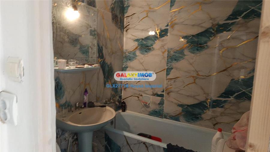 Apartament cu 3 camere decomandat în Basarabia